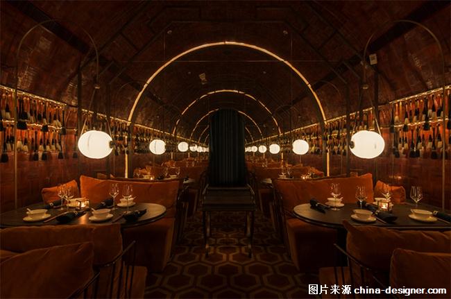 Joyce Wang打造Mott 32